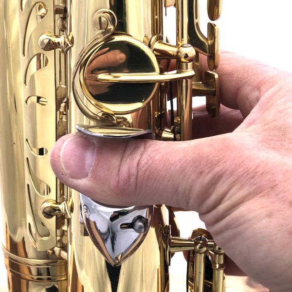 Ton Kooiman duimsteun Forza - saxofoon